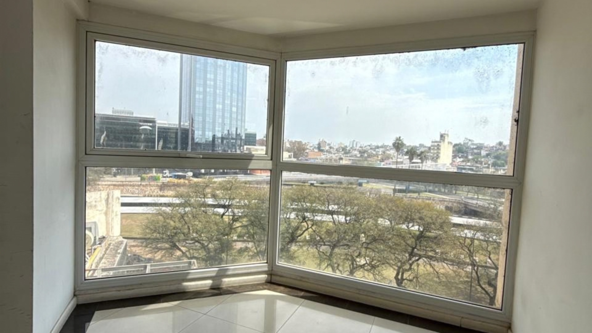Excelente Dpto tipo duplex con vista a Cañada